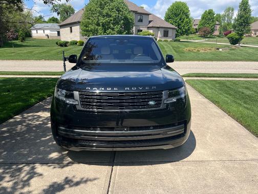 Black 2023 Land Rover Range Rover P530 SE SWB