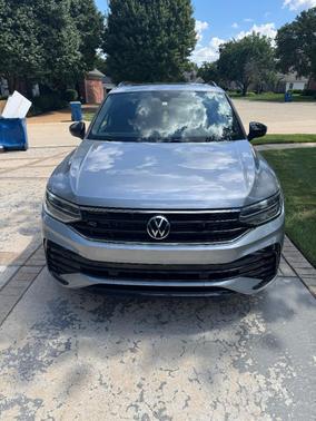Silver 2023 Volkswagen Tiguan 2.0T SE R-Line Black