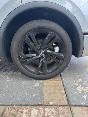 Silver 2023 Volkswagen Tiguan 2.0T SE R-Line Black