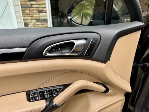 2016 Porsche Cayenne Cayenne