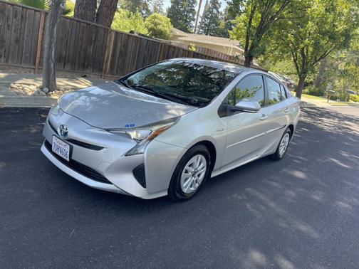 2016 Toyota Prius Two