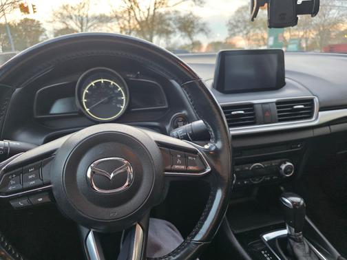 2018 Mazda Mazda3 Touring