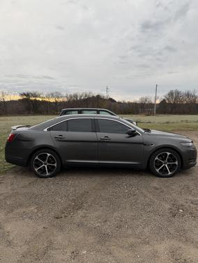 2016 Ford Taurus SHO