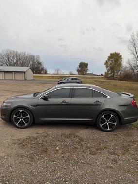 2016 Ford Taurus SHO