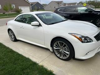 White 2013 INFINITI G37 Base