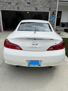 White 2013 INFINITI G37 Base