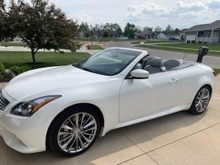 White 2013 INFINITI G37 Base