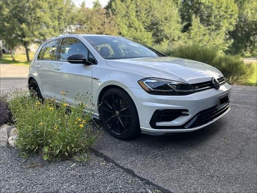 White 2019 Volkswagen Golf R 4-Door w/DCC & Navigation