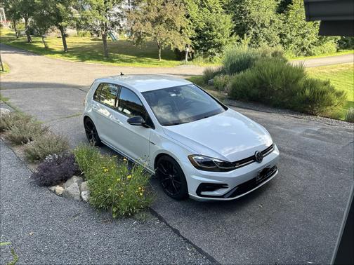 White 2019 Volkswagen Golf R 4-Door w/DCC & Navigation
