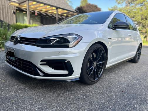 White 2019 Volkswagen Golf R 4-Door w/DCC & Navigation