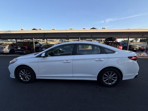 White 2019 Hyundai SONATA SE