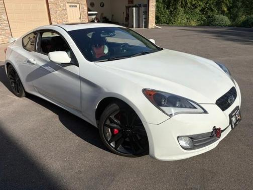 White 2010 Hyundai Genesis Coupe 2.0T Track