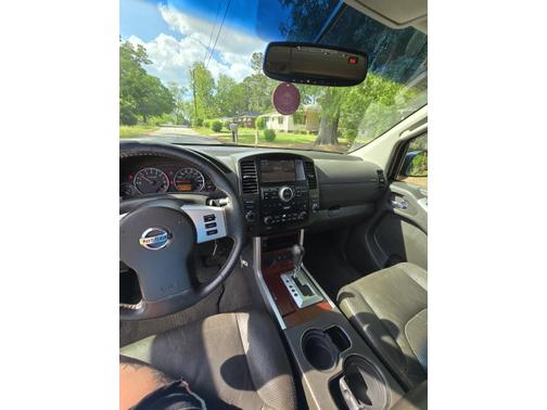 2008 Nissan Pathfinder LE