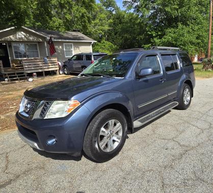 2008 Nissan Pathfinder LE