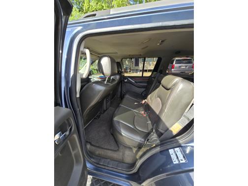2008 Nissan Pathfinder LE
