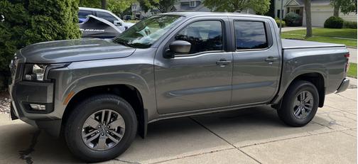 2025 Nissan Frontier SV