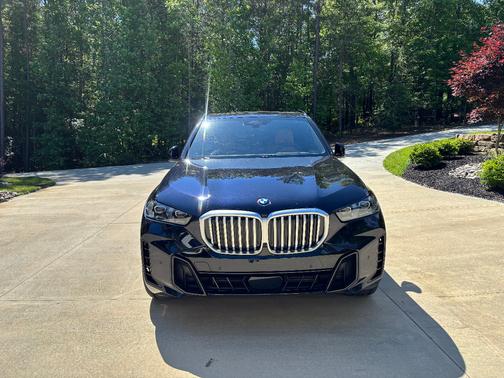Black 2026 BMW X5 xDrive40i