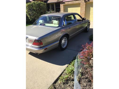 1997 Jaguar Vanden Plas Base