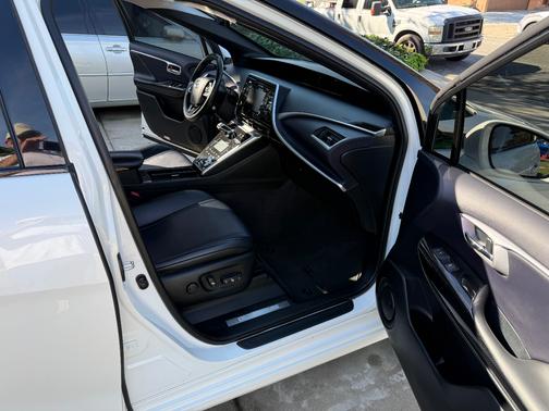 2019 Toyota Mirai Base