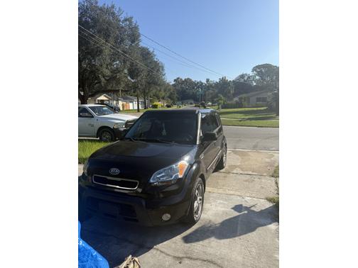 2010 Kia Soul +