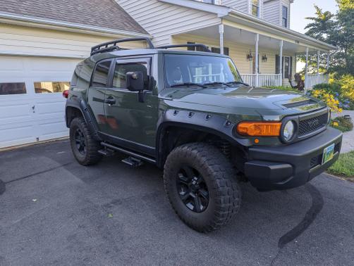Photo 4 of 9 of 2011 Toyota FJ Cruiser Base