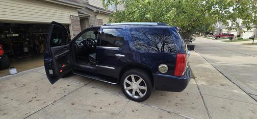 Blue 2007 Cadillac Escalade Base