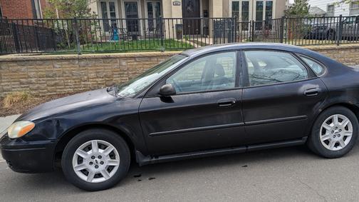 2006 Ford Taurus SE