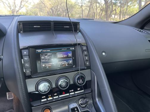 Photo 4 of 12 of 2017 Jaguar F-TYPE S British Design Edition