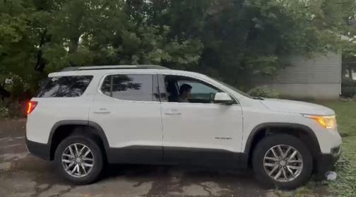 White 2019 GMC Acadia SLE-2