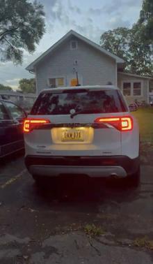 White 2019 GMC Acadia SLE-2