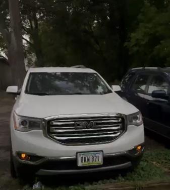 White 2019 GMC Acadia SLE-2