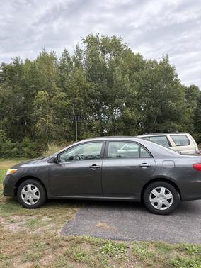 Gray 2011 Toyota Corolla LE