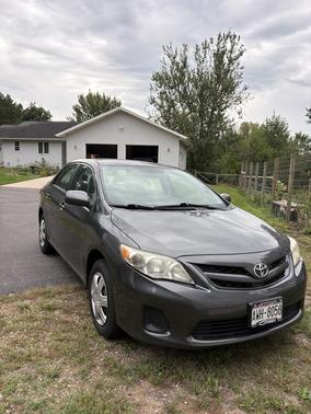 Gray 2011 Toyota Corolla LE