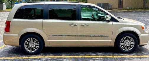 Brown 2014 Chrysler Town & Country Touring-L