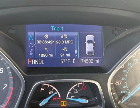 Red 2013 Ford Focus SE