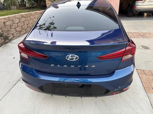 2019 Hyundai ELANTRA SEL