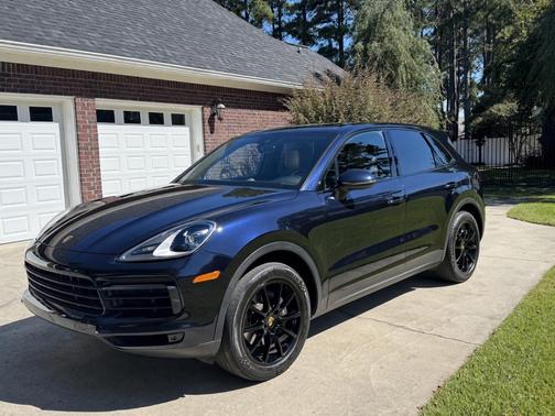 Blue 2019 Porsche Cayenne Cayenne