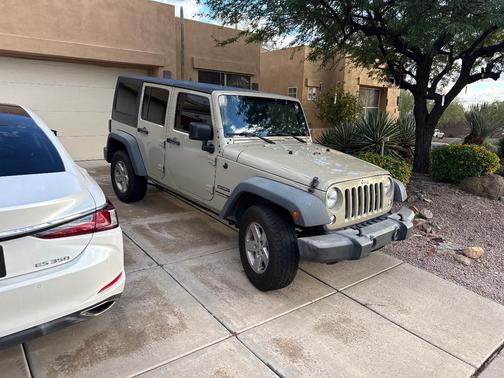 Beige 2018 Jeep Wrangler JK Unlimited Sport