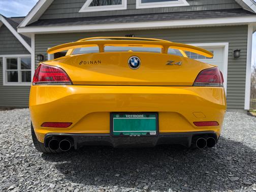 Yellow 2011 BMW Z4 sDrive35i