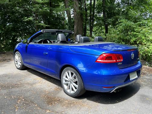 Blue 2012 Volkswagen Eos Komfort