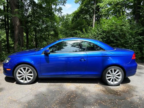 Blue 2012 Volkswagen Eos Komfort