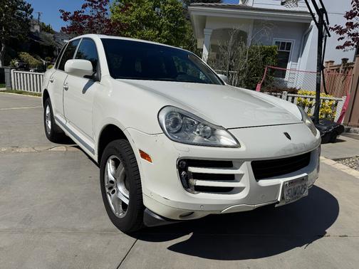 White 2009 Porsche Cayenne Cayenne