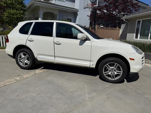White 2009 Porsche Cayenne Cayenne