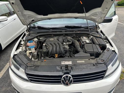 White 2013 Volkswagen Jetta S
