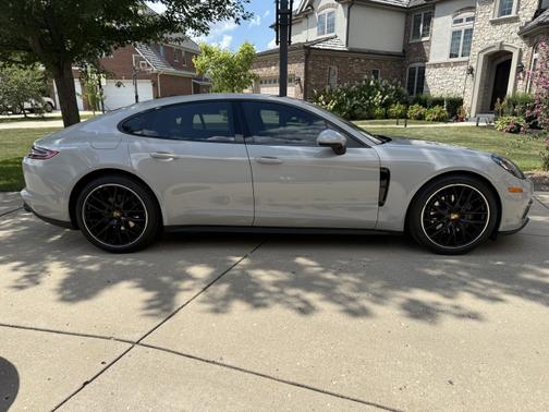 2019 Porsche Panamera Panamera 4