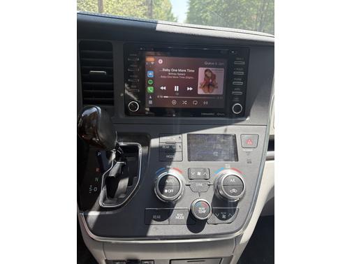 2019 Toyota Sienna XLE