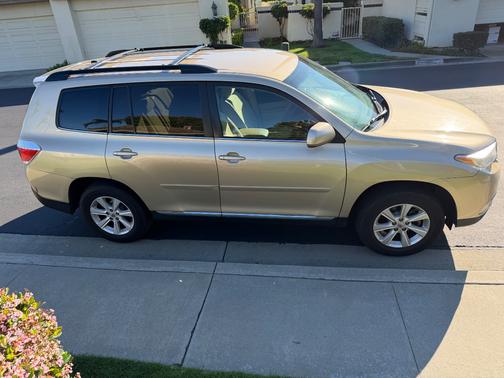 2012 Toyota Highlander SE