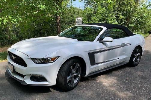 White 2017 Ford Mustang V6