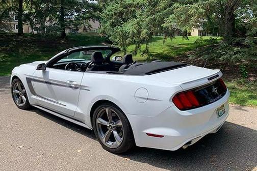 White 2017 Ford Mustang V6