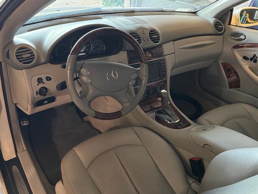 White 2005 Mercedes-Benz CLK-Class 320 Cabriolet